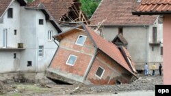 Сербияда Белграддан 150 чакырымдай алыстагы Крупани шаарчасы да суу ташкынынан жабыркаган, 18-май, 2014