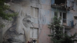 Сто снарядів в один дім – в Авдіївці ремонтують «разукрашку»