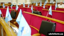 Представителям коалиции важно оттянуть время выборов на более поздний срок