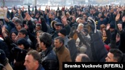 Radnici "Zastave" odlučuju o nastavku protesta, 29. decembar 2010.