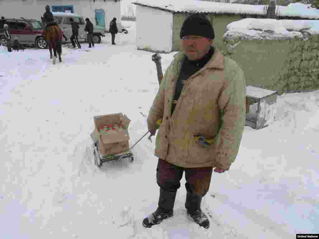 Каждый участник программы за работу получил по 250 кг муки и 25 литра витаминизированного масла. 