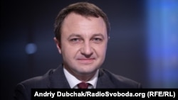Тарас Кремінь, Уповноважений із захисту державної мови, про Володимира Зеленського: «Ми не знайомі. Відповідно у нас не було зустрічей. Відповідно з Офісу президента мені ще ніхто не телефонував. Але я сподіваюся, що у нас така співпраця буде»