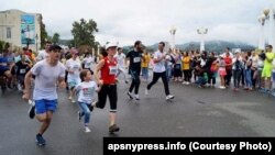 Непогода в абхазской столице не помешала спортивному празднику, в котором приняло участие 322 бегуна