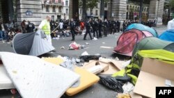 Ֆրանսիա - Ոստիկանությունը փախստականների ապօրինի ճամբար է ապամոնտաժում, արխիվ