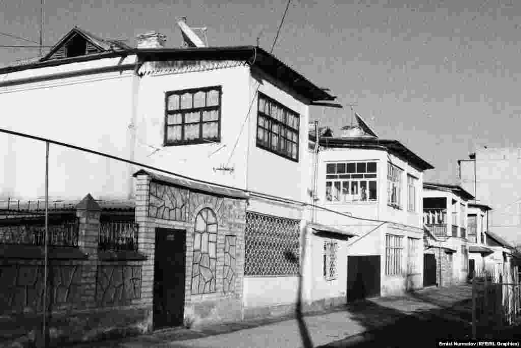 &nbsp;Медленно, но верно на месте старого жилья строятся новые многоквартирные дома. Однако многие ошане привыкли к старым домам, они их очень любят.