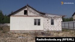 Недороблений будинок, який держава дала відселеним з Русанівських садів дачникам