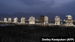 В Туркменистане строительство фешенебельных объектов ведется на средства из государственного бюджета 