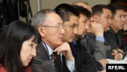 Конституциялык кеңешменин биринчи жыйыны, 4-Май 2010-жыл