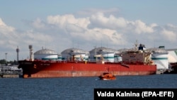 Ілюстрацыйнае фота. Нафтавы танкер NS Captain зь першай партяй амэрыканскай нафты для Беларусі ў порце Клайпеды, 6 чэрвеня 2020 году