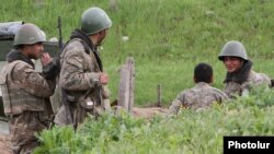 Тоолуу Карабактагы армян аскерлери. 5-апрель