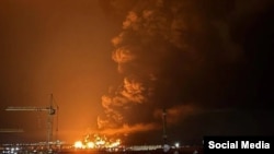 За даними Генштабу ЗСУ, на НПЗ зафіксовано серію вибухів, після яких у районі цілі спостерігалась масивна пожежа. Результати влучань уточнюються. Фото ілюстративне 