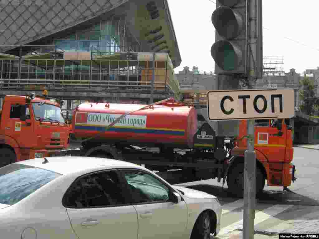 Пушкин аянтында &quot;Миллиондор маршына&quot; даярдыктар жүрүүдө