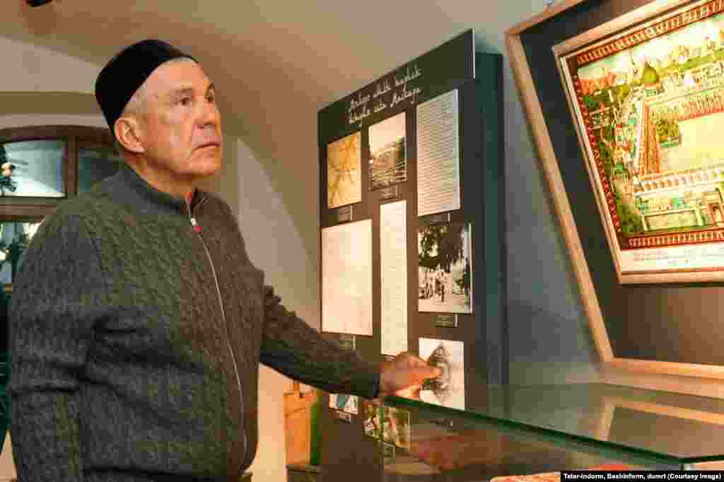 Рөстәм Миңнеханов Мәчкәрә мәчете белән таныша