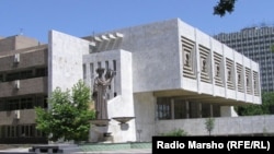 МахIачхъала. Миллияб библиотека.