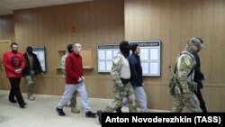 Арестованные украинские моряки в московском суде