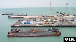 Шельф Каспийского моря. Остров Д на месторождении Кашаган. 2009 год. 