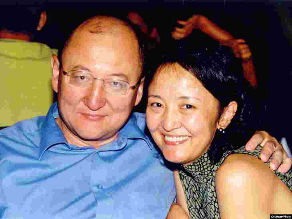 Алтынбек Сарсенбаев с супругой Салтанат. - Алтынбек Сарсенбаев с супругой Салтанат. Фото из семейного архива.  