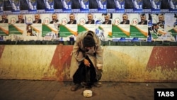 Во время прошлогодних парламентских выборов избиратели буквально выстраивались в очередь, чтобы их позиция была зафиксирована в экзит-поллах. В этот раз, считают эксперты, такой активности не будет