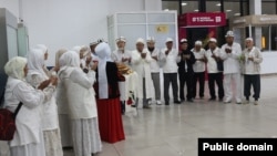 Ажылык сапардан кайтып келгендерди тосуп алуу. Ош аэропорту. 13-июнь, 2025-жыл.