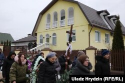 Разьвітаньне з забітым школьнікам Аляксандрам Раманавым, 13 лютага 2019 году