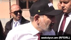 Վարչապետ Նիկոլ Փաշինյանը Ջերմուկում զրուցում է լրագրողների հետ, 12-ը մարտի, 2020թ.