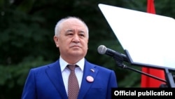 Омурбек Текебаев.