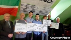 ТИҮ бинасын яклап сәяси ачлык тотучылар