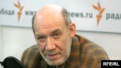 Один из участников гражданского конституционного форума Георгий Сатаров