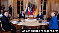 Украина менен Орусиянын Франция  жана Германия ортомчулук кылган сүйлөшүүлөрү.   