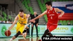 З м'ячем Олександр Мішула