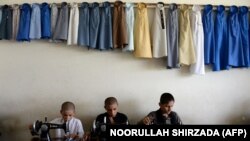 یکی از دکان های خیاطی که درگذشته کار و بار پر رونق داشت