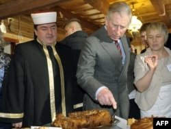 Шаһзадә татар ашларын авыз итә