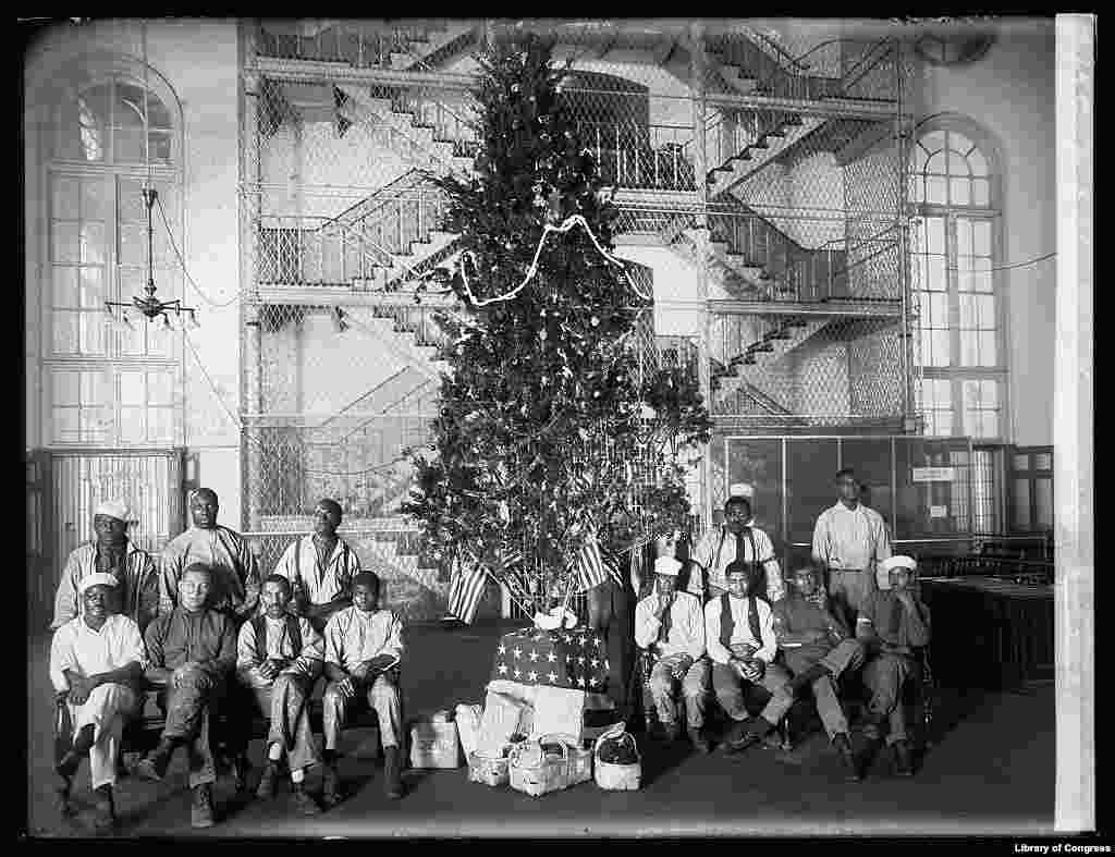 АКШнын түрмөсүндөгү жаңы жылдык балаты.