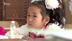 Орусия: Мигранттын баласы мектепке кантип кирет?
