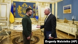 Ուկրաինայի նախագահ Վլադիմիր Զելենսկին և ԱՄՆ նախագահի գլխավոր բանագնաց Քիթ Քելլոգը, 20-ը փետրվարի, 2025թ.