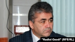 Бег Зухуров.