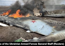 Залишки збитого на Харківщині російського бойового літака Су-35. Це фото оприлюднив 3 квітня 2022 року Генштаб ЗСУ