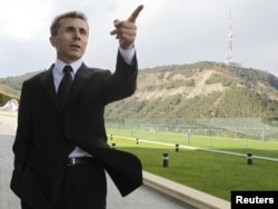 Б.Иванишвили Тбилисидеги үйүндө Reuters агенттигинин кабарчылары менен жолугушуу учурунда, 15-октябрь, 2011