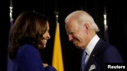 Джо Байден с сенатором Камалой Харрис