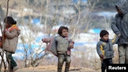 Кӯдакони гуреза аз Сурия