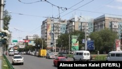 Улица Байтик Баатыра, Бишкек, 19 июля 2011 года.
