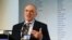 Гарри Каспаров выступает на Форуме свободной России