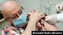 Հունգարիա - Կորոնավիրուսի դեմ պատվաստում Բուդապեշտի բուժհաստատություններից մեկում, փետրվար, 2021թ․