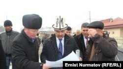 Оштун жаңы мэри эстакада көпүрөсүнүн долбоору менен таанышууда. 22-февраль, 2014-жыл.
