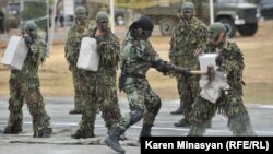 Armenian soldiers in ceremonial training in Yerevan (file photo)