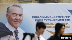 Ses berişligiň ýene Nursoltan Nazarbaýewi häkimiýet başyna getirjekdigine hiç kim şübhe edenok. 