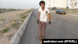 Aşgabat, mümkinçiligi çäkli adamyň durmyşyndan bir pursat.