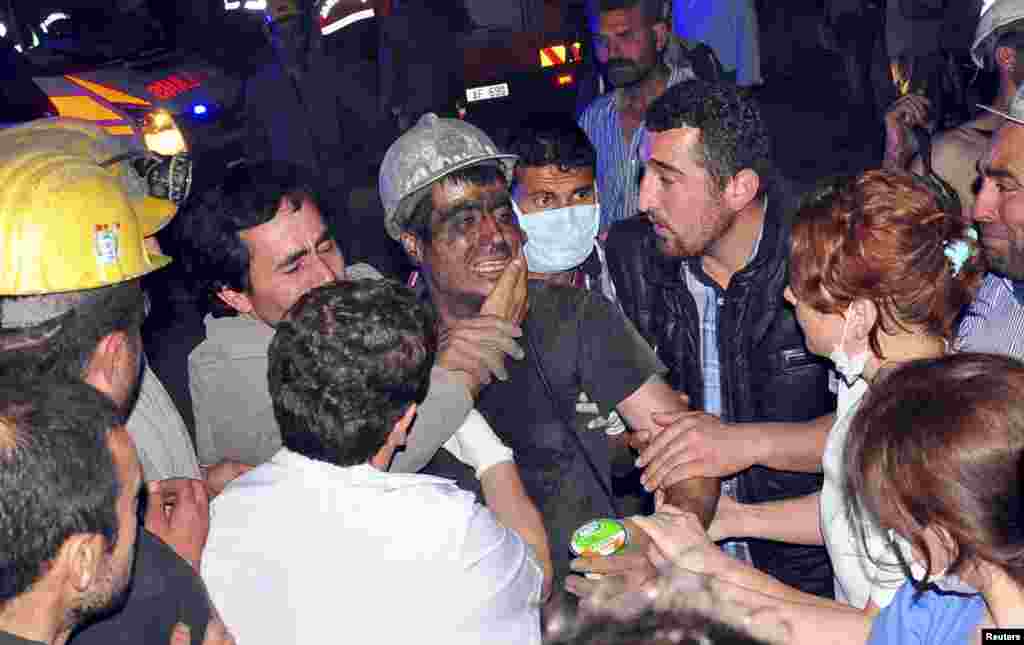 Спасенный турецкий шахтер.