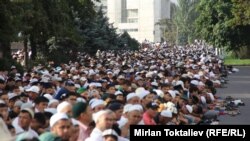 Праздничный намаз в Бишкеке, 8 августа