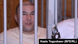 Курмангазы Утегенов  во время судебного процесса в Алматинском городском суде по «Шаныракскому делу». Алматы, 11 сентября 2007 года.  